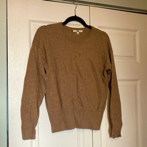 Classic Uniqlo Cashmere Sweater with Ribbed Details